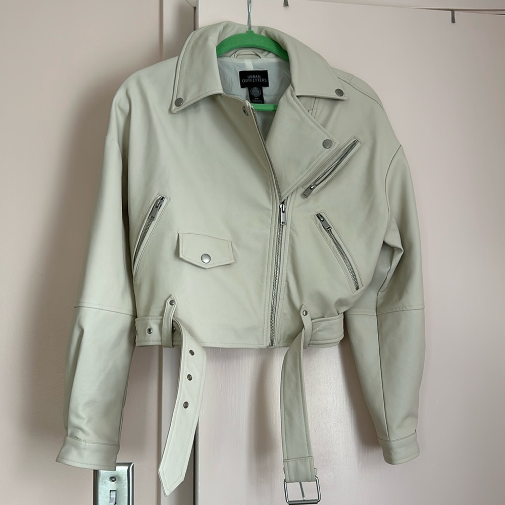 🌟SOLD🌟Urban Outfitters Off White Cropped Faux Leather Jacket
